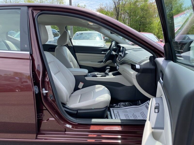 2025 Nissan Altima SV Bristol  PA