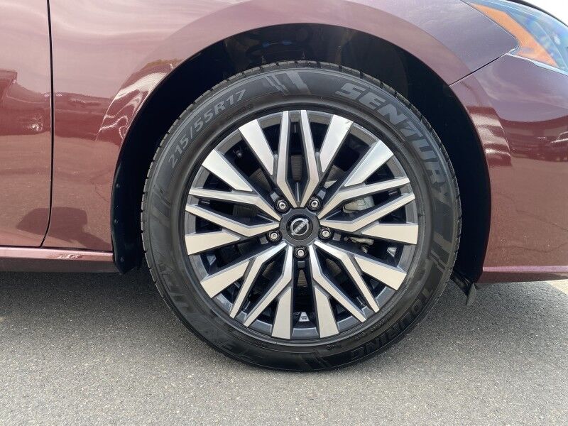 2025 Nissan Altima SV Bristol  PA