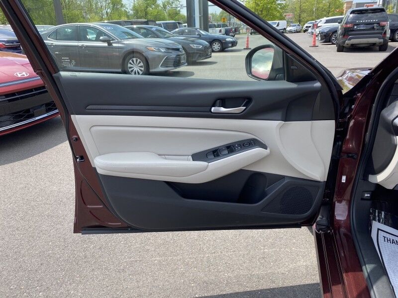 2025 Nissan Altima SV Bristol  PA
