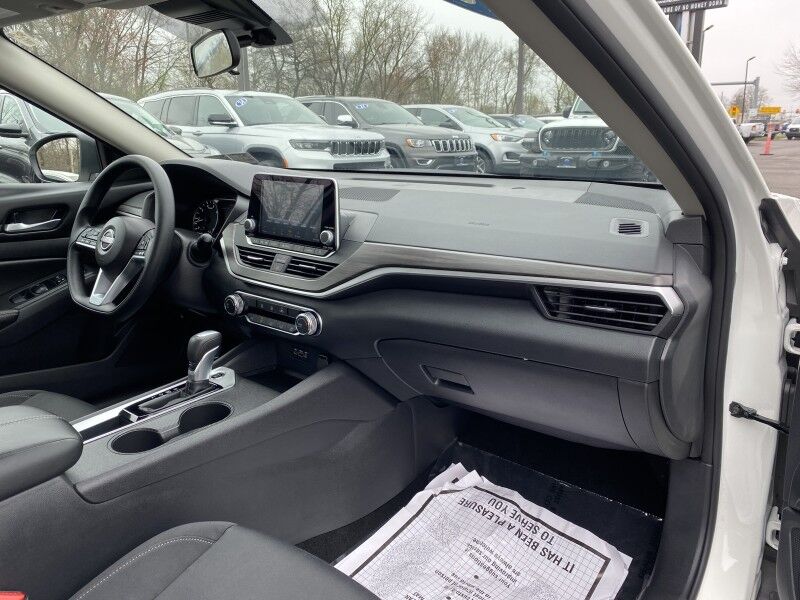 2025 Nissan Altima SV Bristol  PA