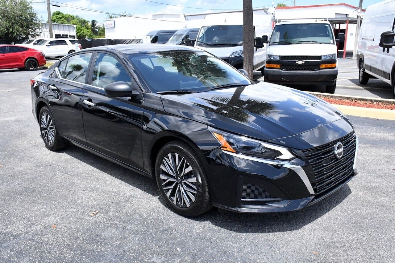 2025 Nissan Altima SV