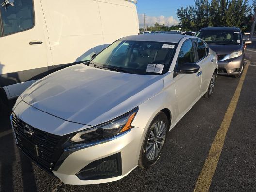 2025 Nissan Altima SV FWD