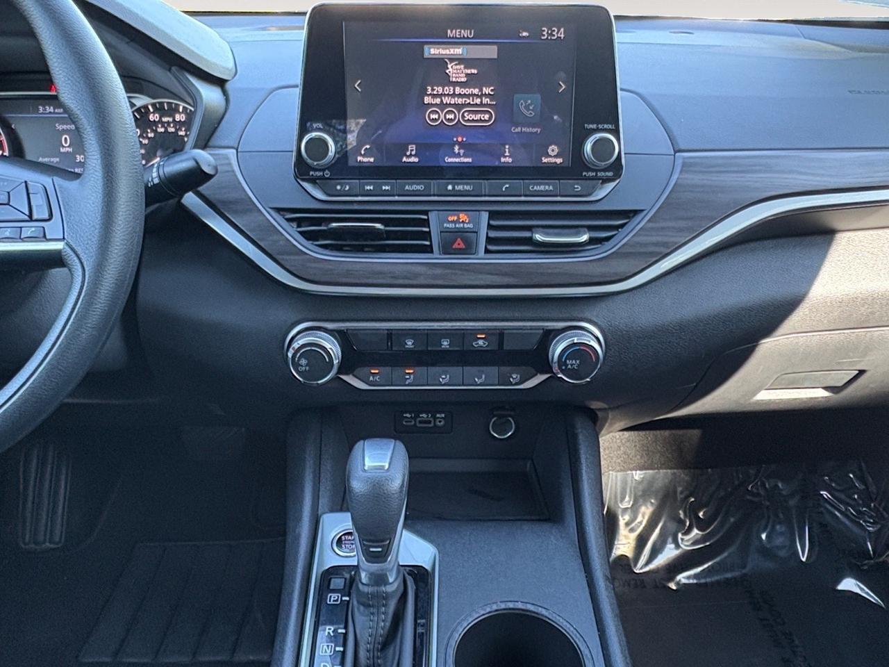 2025 Nissan Altima SV, LANE KEEP ASSIST, BLIND SPOT MONITORING, LANE DEPARTURE WARNING, PUSH BUTTON START, APPLE CARPLAY/ANDROID AUTO, BACKUP CAMERA WITH PARKING SENSORS, ONLY 1 OWNER, CLEAN CARFAX, BRAND NEW & READY TO RIDE! Virginia Beach VA