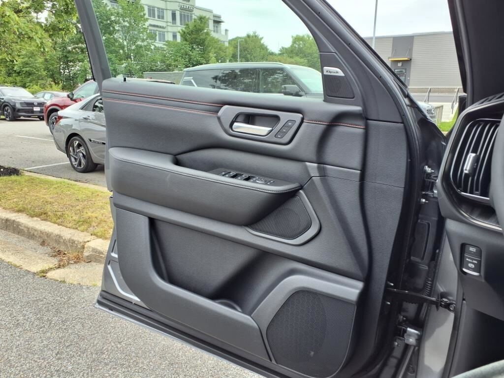 2025 Nissan Armada PRO-4X Waldorf MD