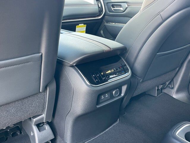 2025 Nissan Armada Platinum Reserve Oak Ridge TN