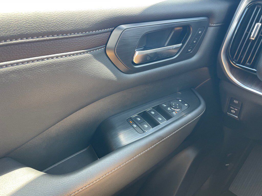 2025 Nissan Armada Platinum Reserve Oak Ridge TN
