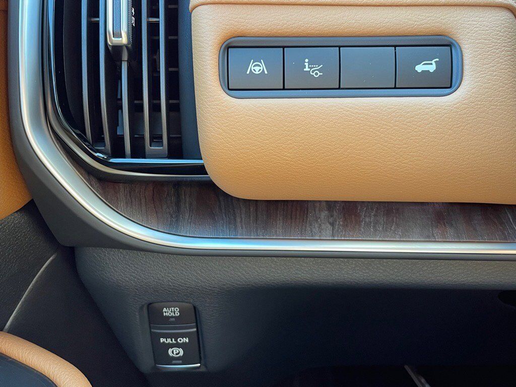 2025 Nissan Armada Platinum Reserve Oak Ridge TN