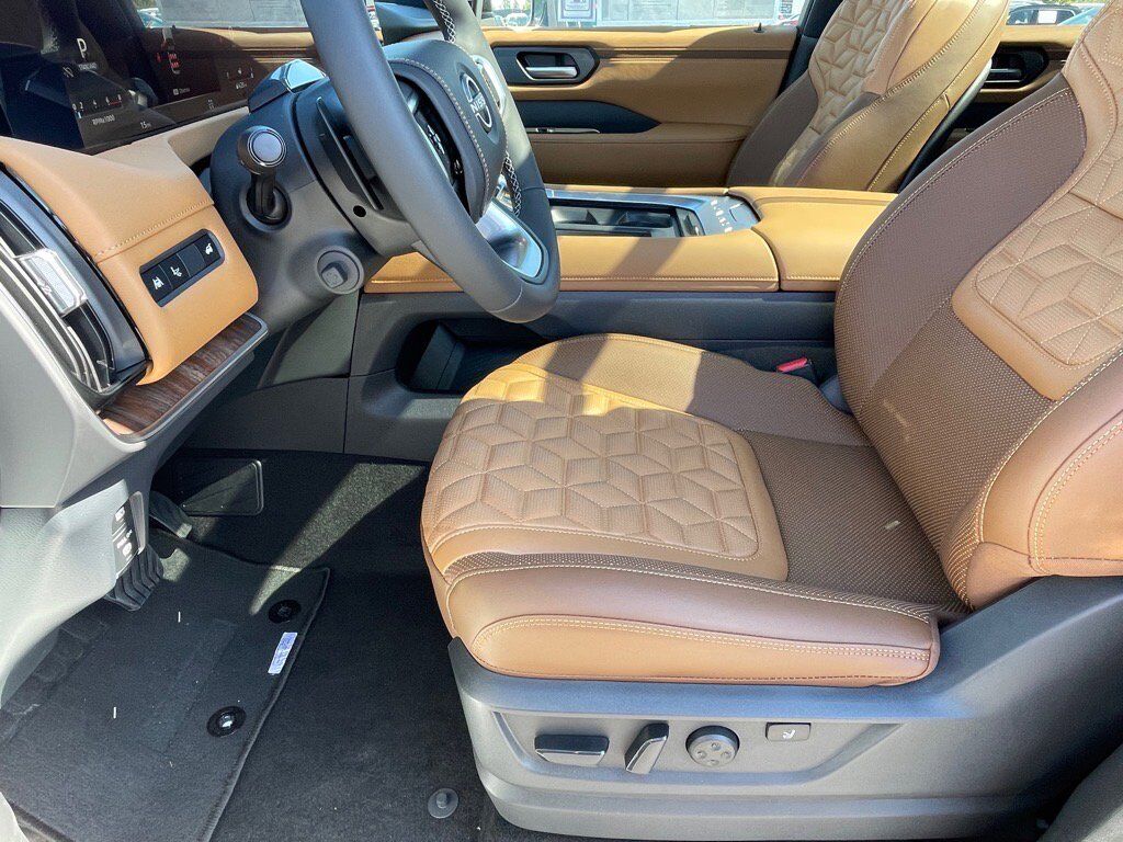 2025 Nissan Armada Platinum Reserve Oak Ridge TN