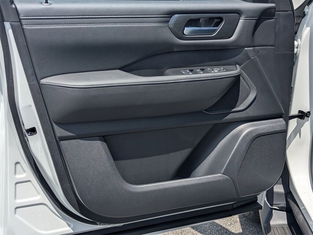 2025 Nissan Armada SV Kennesaw GA