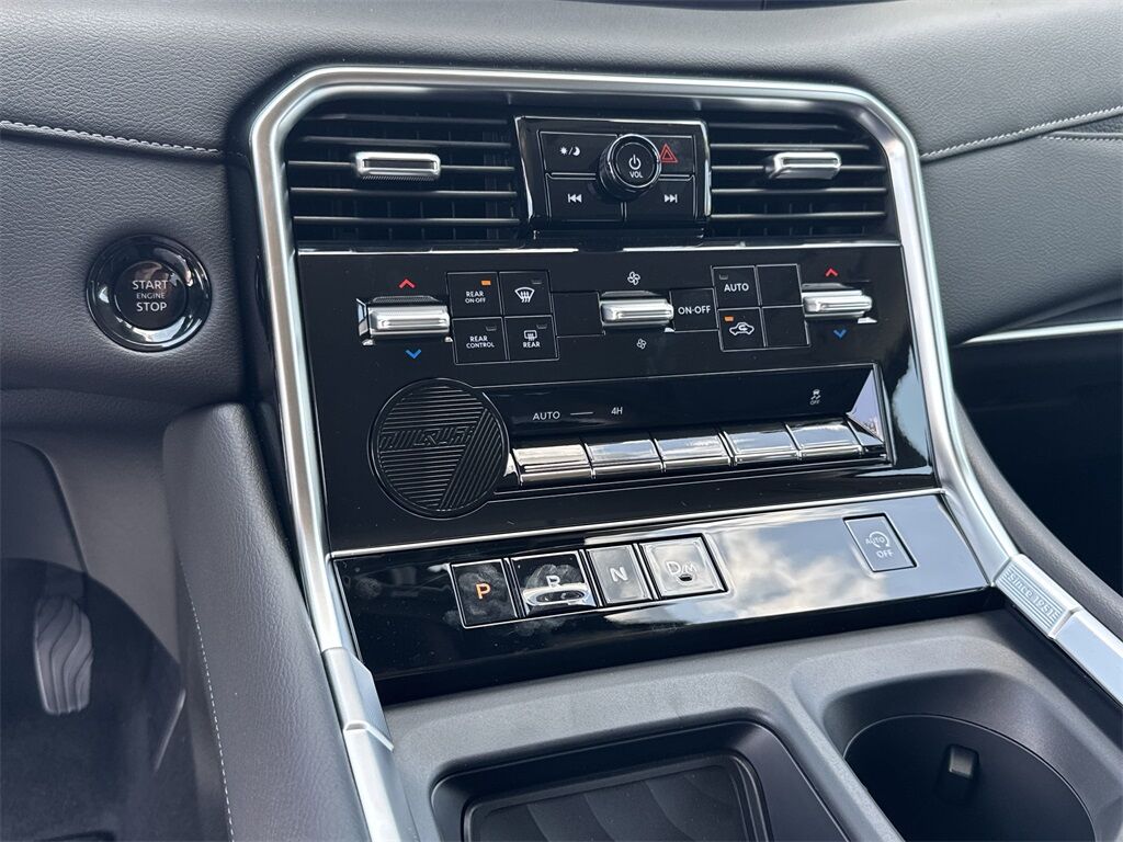 2025 Nissan Armada SV Kennesaw GA