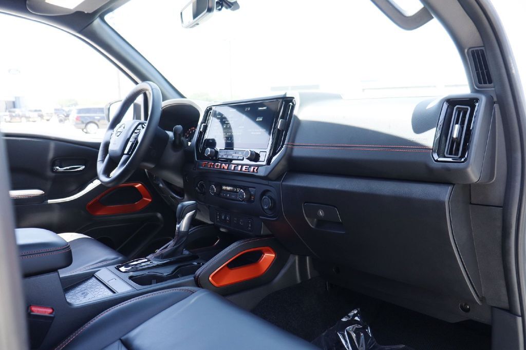 2025 Nissan Frontier PRO-4X Hondo TX