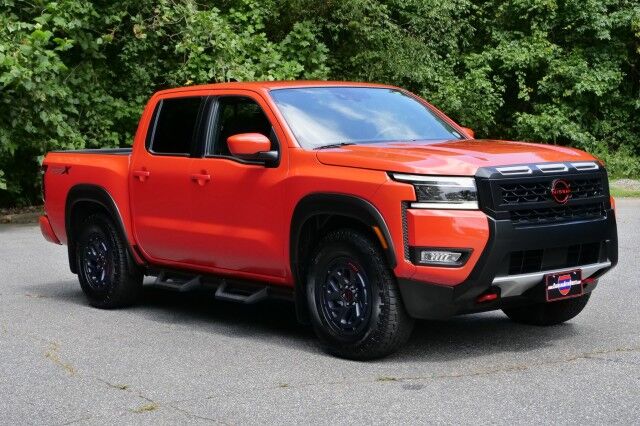 2025 Nissan Frontier PRO-X / 3.8L V6 / Bilstein Shocks / PRO Alloy Wheels! High Point NC