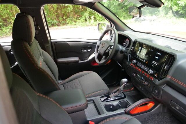 2025 Nissan Frontier PRO-X / 3.8L V6 / Bilstein Shocks / PRO Alloy Wheels! High Point NC