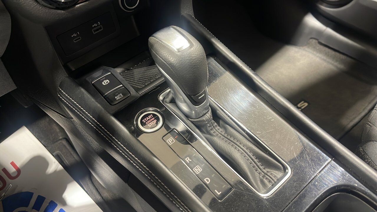 2025 Nissan Kicks Play SV Sherwood Park AB