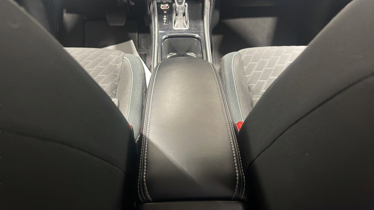 2025 Nissan Kicks Play SV Sherwood Park AB