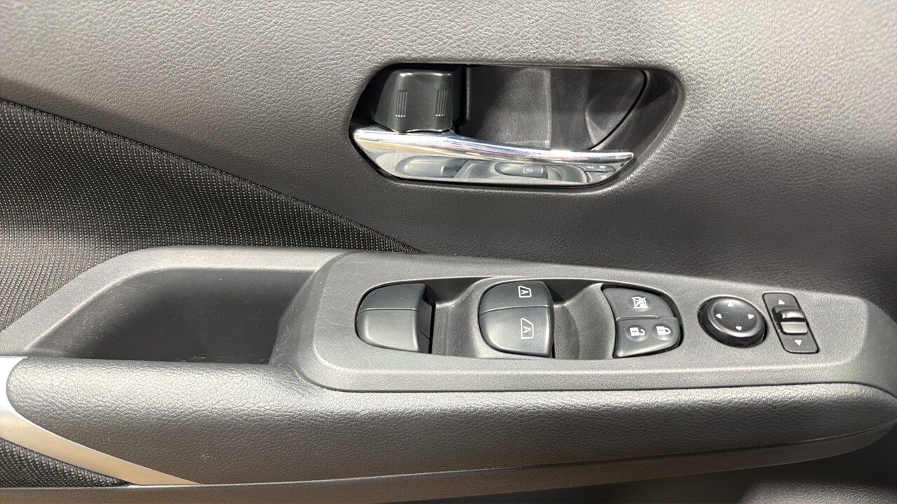 2025 Nissan Kicks Play SV Sherwood Park AB