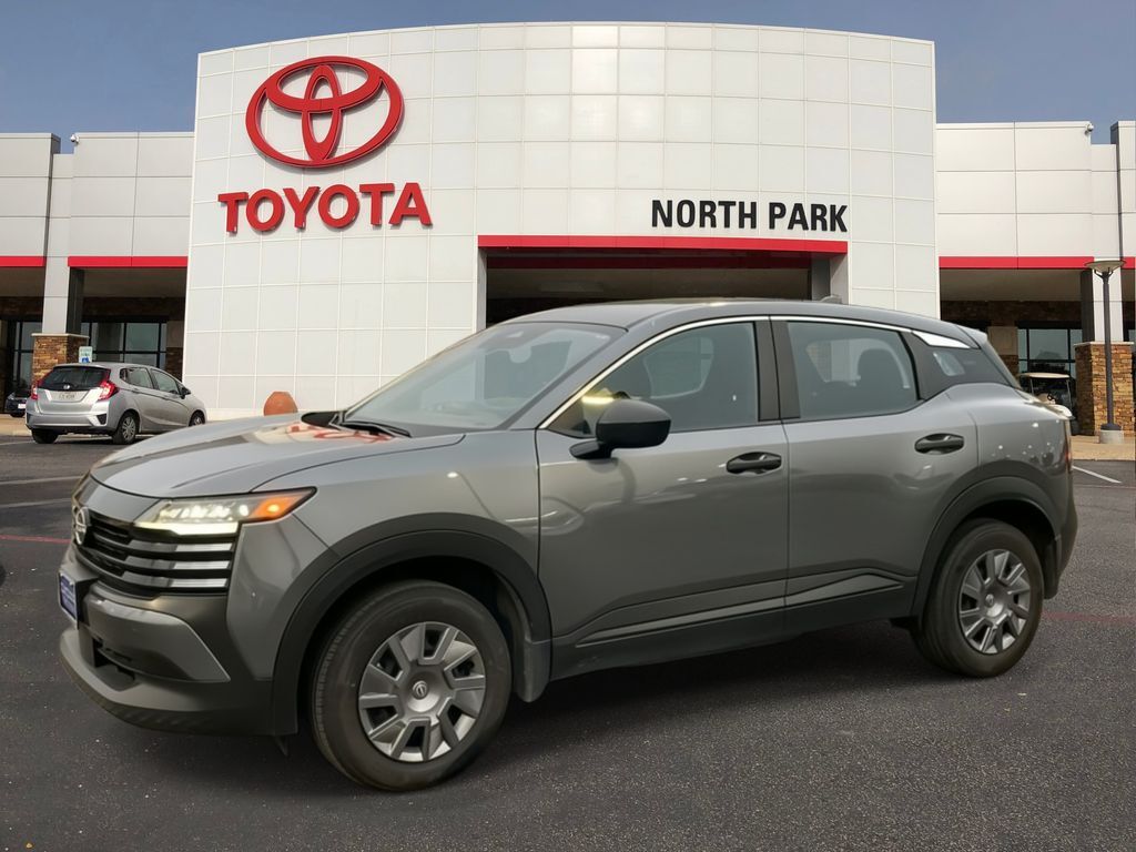 2025 Nissan Kicks S
