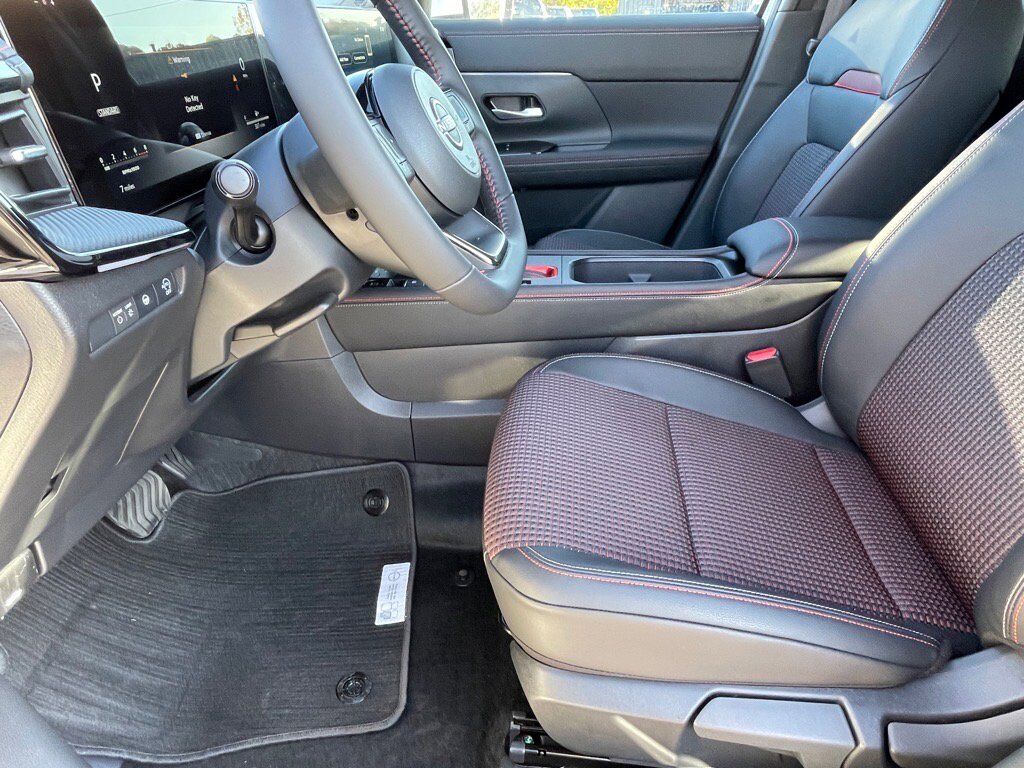 2025 Nissan Kicks SR Oak Ridge TN
