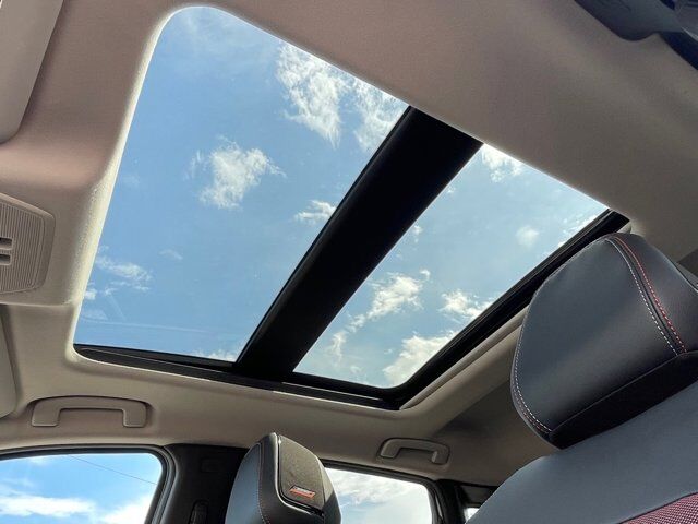 2025 Nissan Kicks SR Oak Ridge TN