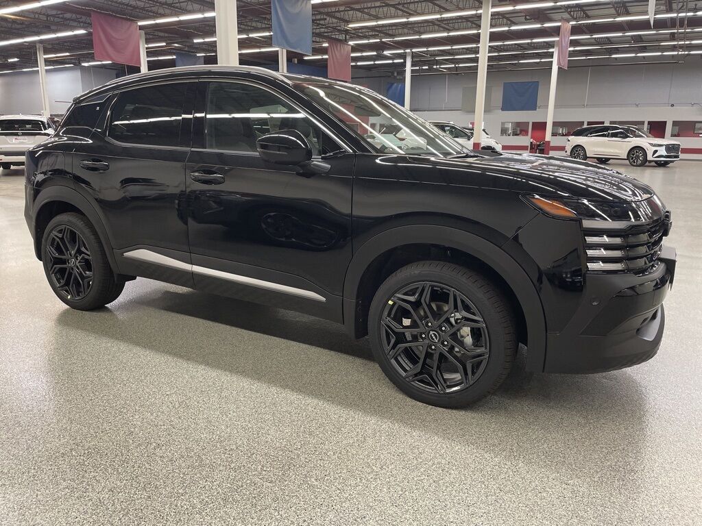 2025 Nissan Kicks SR PRM AWD Duluth MN