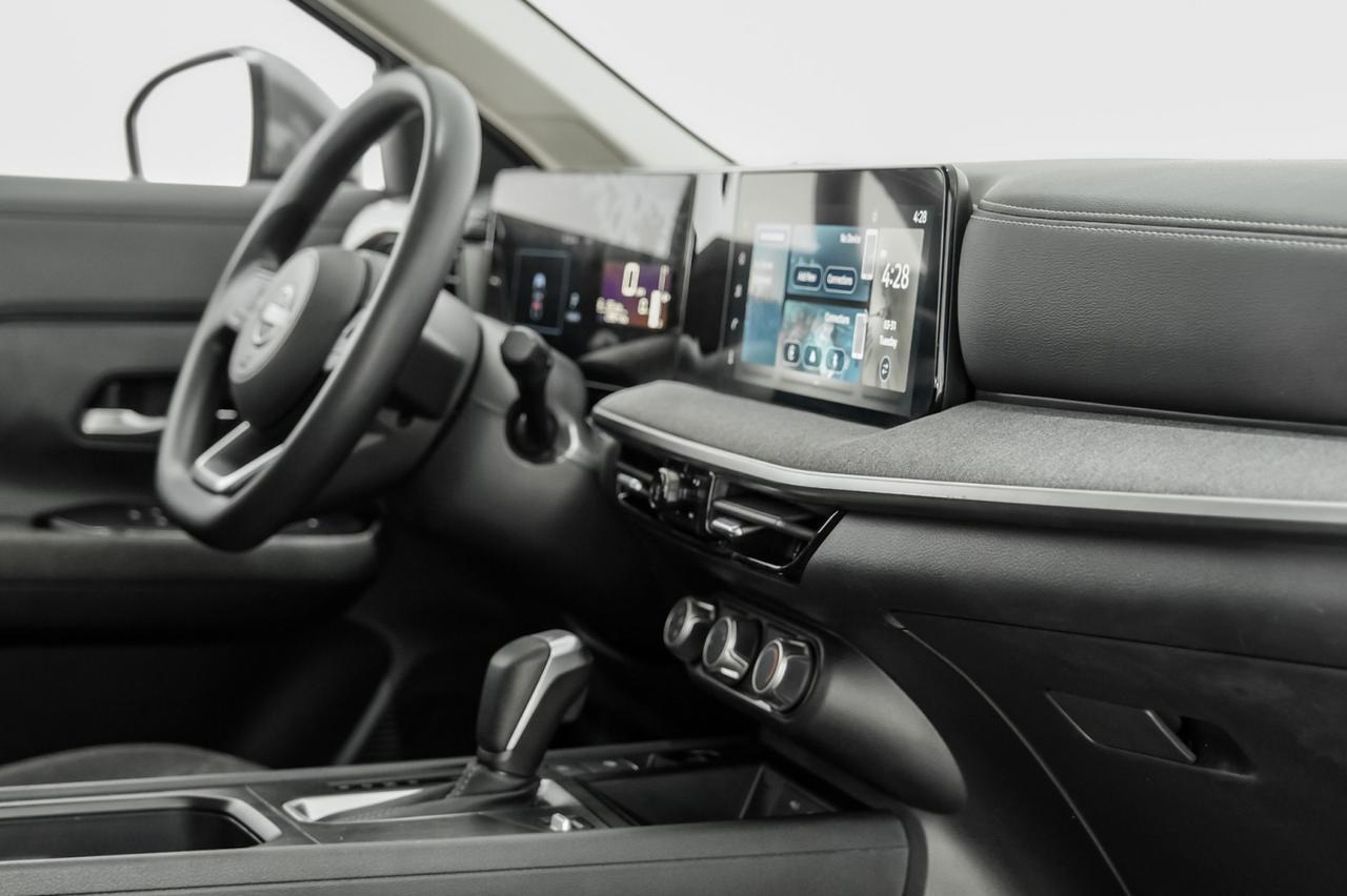 2025 Nissan Kicks SV BLIND SPOT EMERGENCY BRAKING LANE DEPARTURE ALERT REAR CAMERA KEYLESS START Carrollton TX