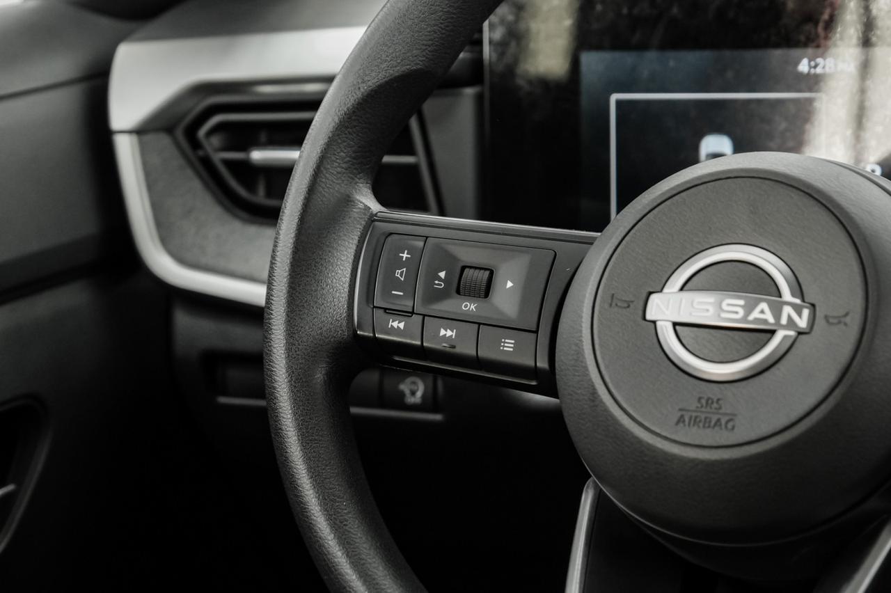 2025 Nissan Kicks SV BLIND SPOT EMERGENCY BRAKING LANE DEPARTURE ALERT REAR CAMERA KEYLESS START Carrollton TX