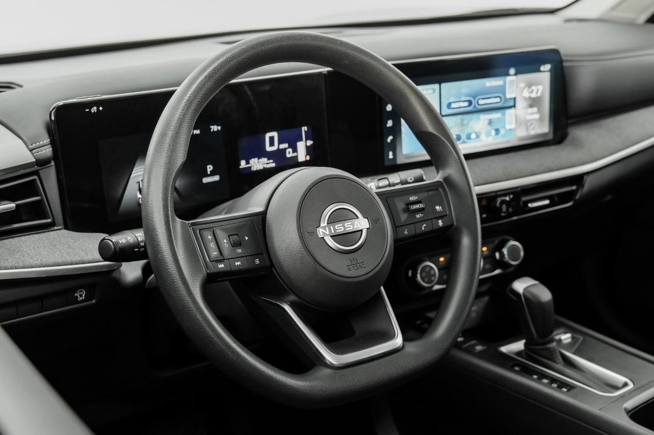 2025 Nissan Kicks SV BLIND SPOT EMERGENCY BRAKING LANE DEPARTURE ALERT REAR CAMERA KEYLESS START Carrollton TX