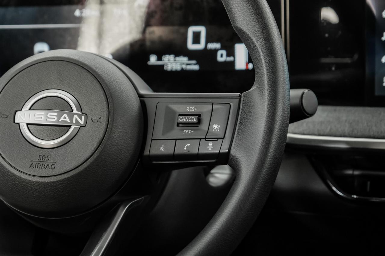 2025 Nissan Kicks SV BLIND SPOT EMERGENCY BRAKING LANE DEPARTURE ALERT REAR CAMERA KEYLESS START Carrollton TX