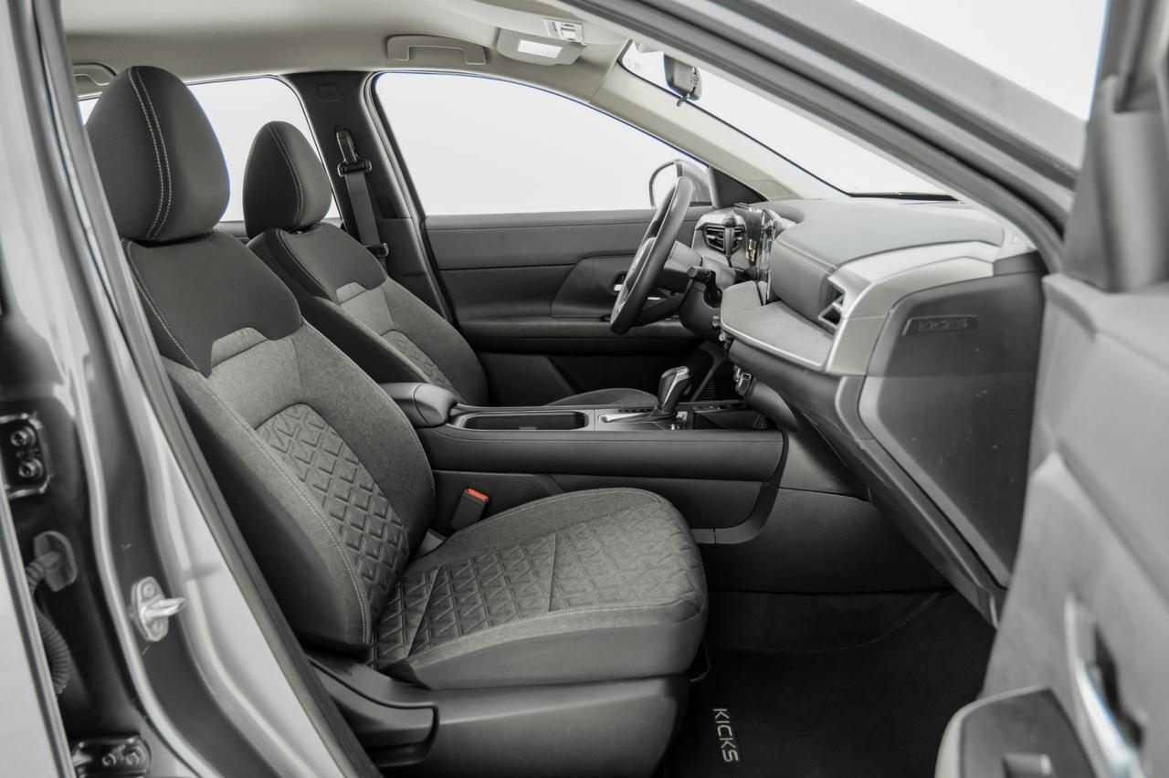 2025 Nissan Kicks SV BLIND SPOT EMERGENCY BRAKING LANE DEPARTURE ALERT REAR CAMERA KEYLESS START Carrollton TX