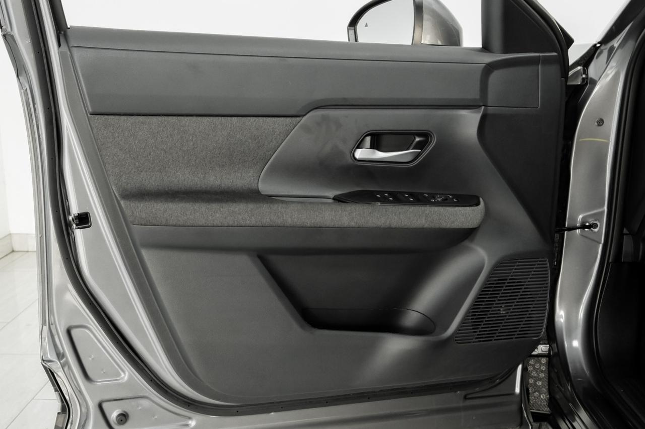 2025 Nissan Kicks SV BLIND SPOT EMERGENCY BRAKING LANE DEPARTURE ALERT REAR CAMERA KEYLESS START Carrollton TX