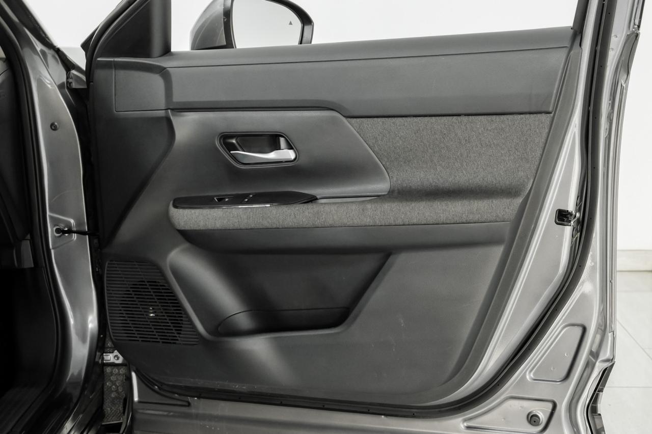 2025 Nissan Kicks SV BLIND SPOT EMERGENCY BRAKING LANE DEPARTURE ALERT REAR CAMERA KEYLESS START Carrollton TX