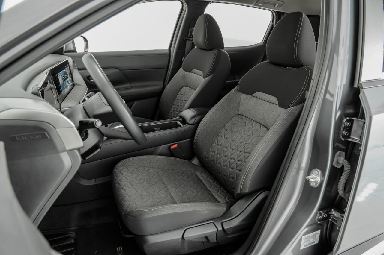 2025 Nissan Kicks SV BLIND SPOT EMERGENCY BRAKING LANE DEPARTURE ALERT REAR CAMERA KEYLESS START Carrollton TX