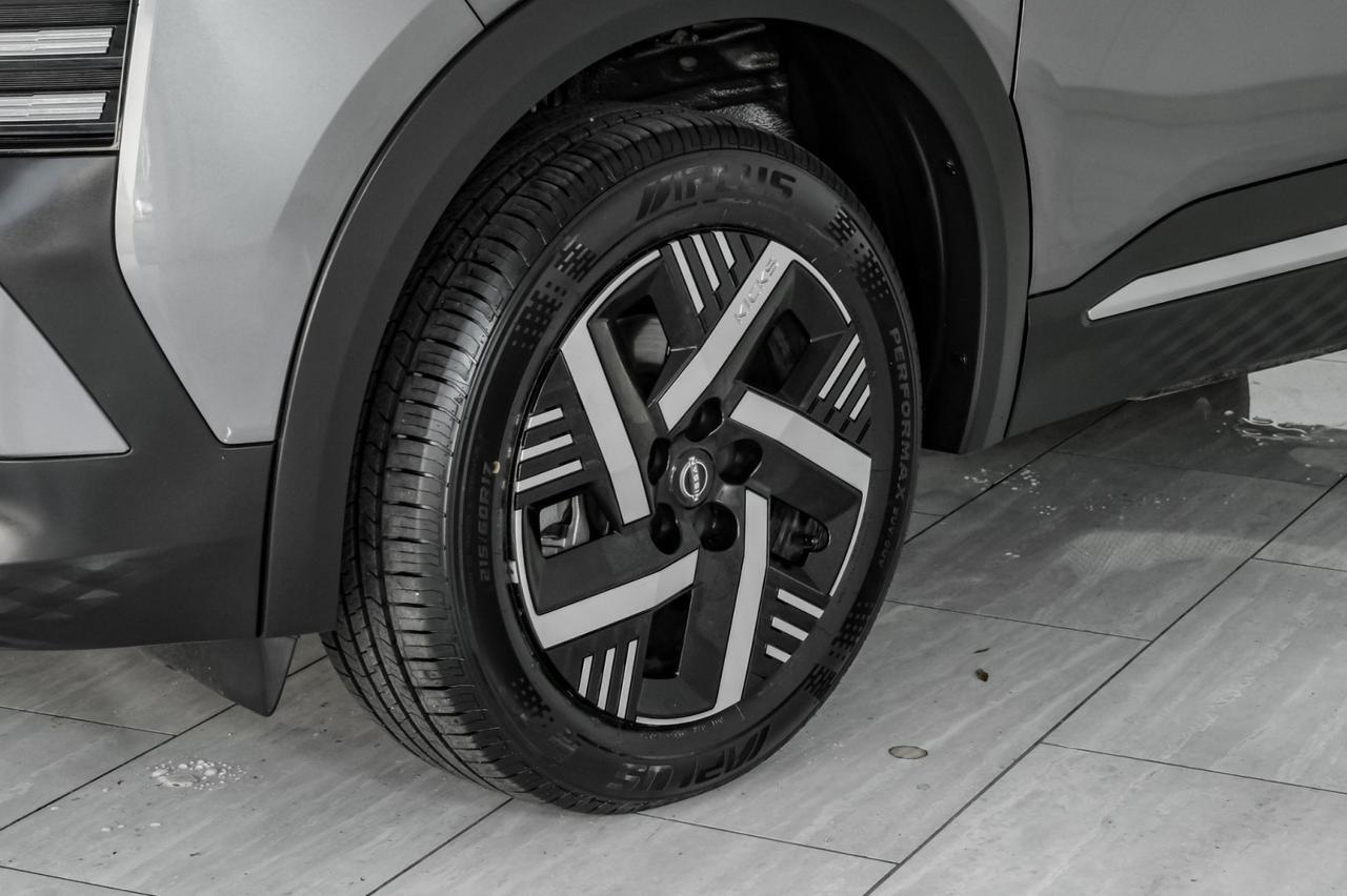 2025 Nissan Kicks SV BLIND SPOT EMERGENCY BRAKING LANE DEPARTURE ALERT REAR CAMERA KEYLESS START Carrollton TX