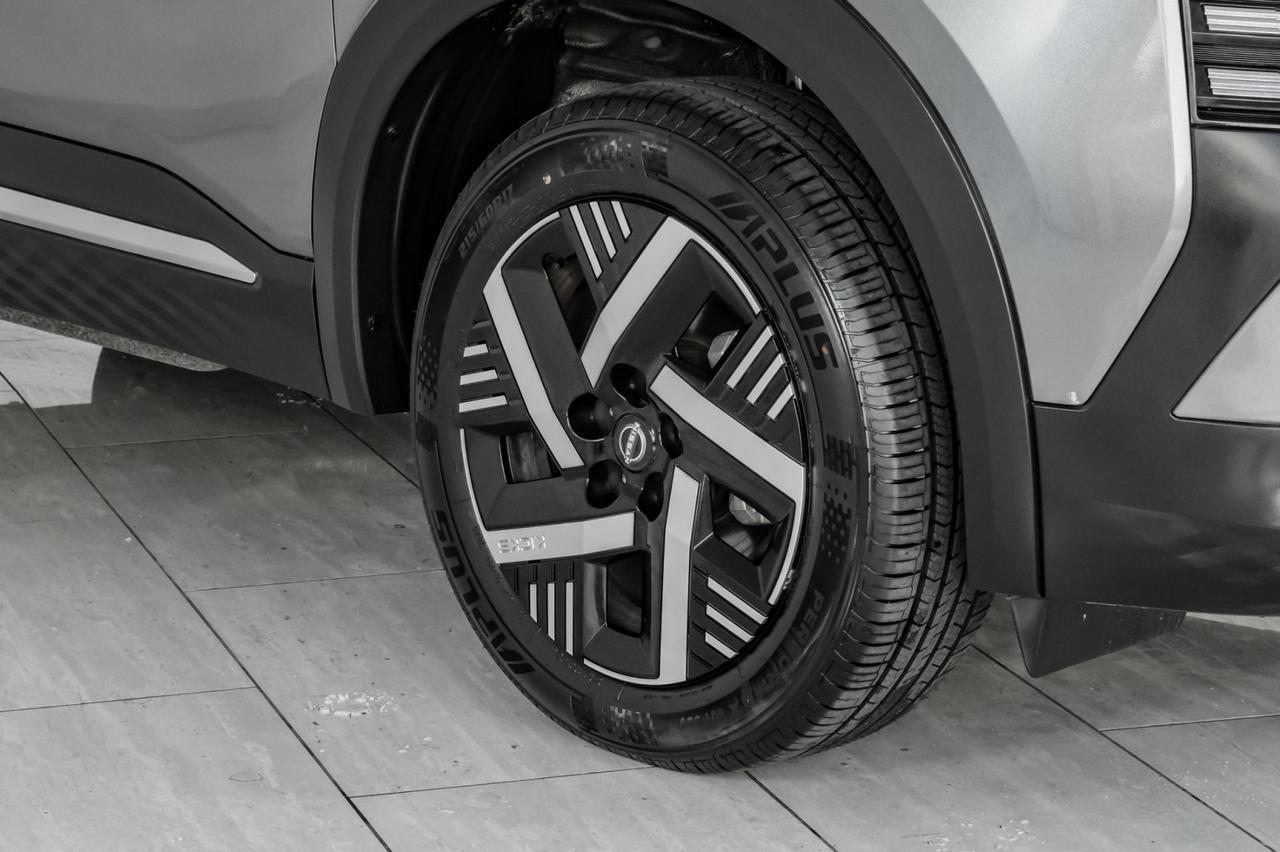 2025 Nissan Kicks SV BLIND SPOT EMERGENCY BRAKING LANE DEPARTURE ALERT REAR CAMERA KEYLESS START Carrollton TX