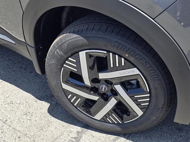 2025 Nissan Kicks SV FWD Seaside CA