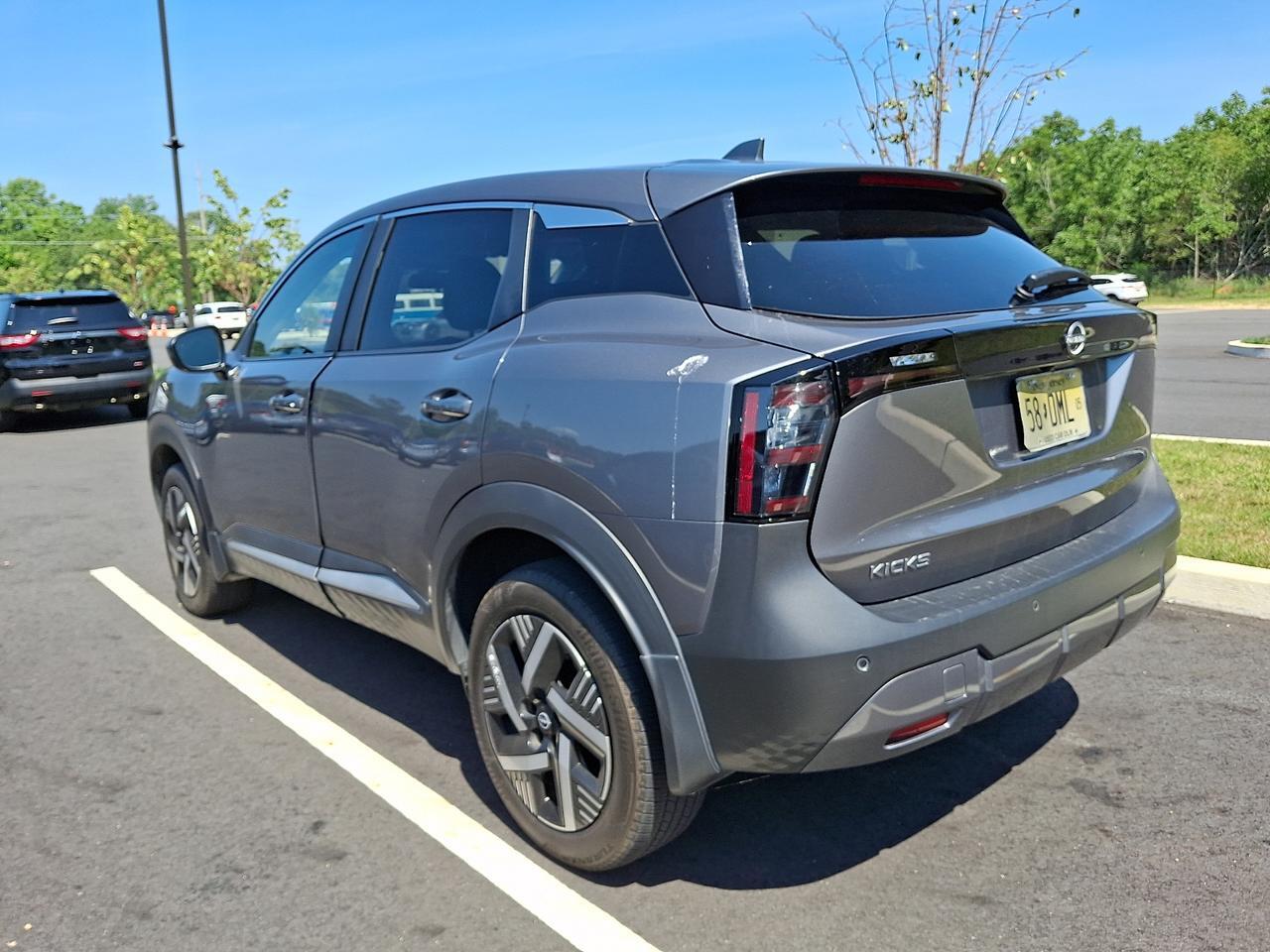 2025 Nissan Kicks SV FWD