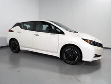 Nissan LEAF SV PLUS *PROPILOT ASSIST, NAVIGATION, 360 VIEW CAMERAS, SAFETY ALERTS, ADAPTIVE CRUISE, HEATED SEATS/STEERING WHEEL, QUICK CHARGE, BLACK ALLOY WHEELS, APPLE CARPLAY 2025