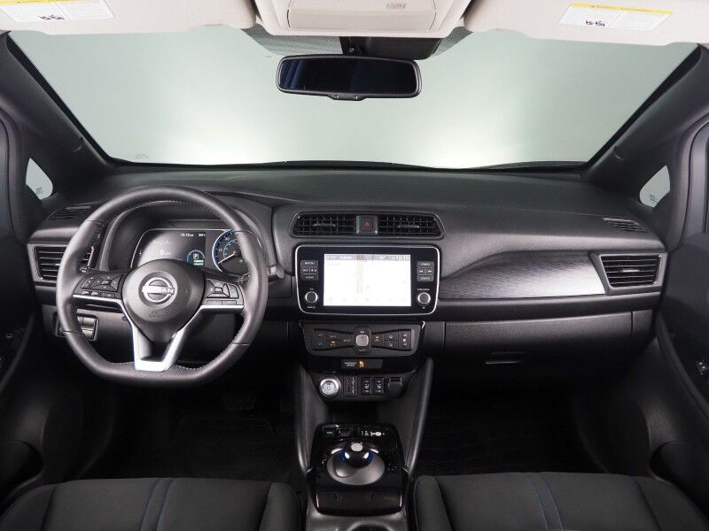 2025 Nissan LEAF SV PLUS *PROPILOT ASSIST, NAVIGATION, 360 VIEW CAMERAS, SAFETY ALERTS, ADAPTIVE CRUISE, HEATED SEATS/STEERING WHEEL, QUICK CHARGE, BLACK ALLOY WHEELS, APPLE CARPLAY