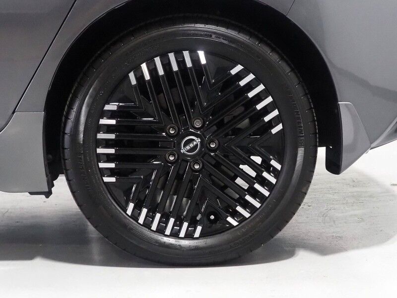 2025 Nissan LEAF SV PLUS *PROPILOT ASSIST, NAVIGATION, 360 VIEW CAMERAS, SAFETY ALERTS, ADAPTIVE CRUISE, HEATED SEATS/STEERING WHEEL, QUICK CHARGE, BLACK ALLOY WHEELS, APPLE CARPLAY Round Rock TX