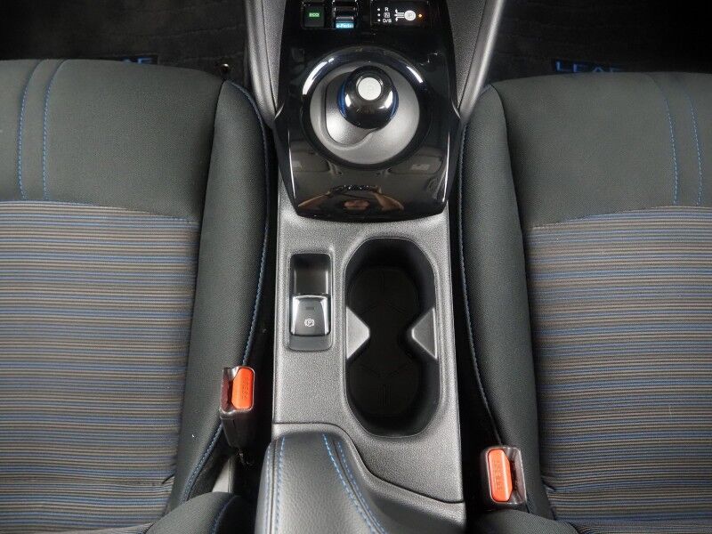 2025 Nissan LEAF SV PLUS *PROPILOT ASSIST, NAVIGATION, 360 VIEW CAMERAS, SAFETY ALERTS, ADAPTIVE CRUISE, HEATED SEATS/STEERING WHEEL, QUICK CHARGE, BLACK ALLOY WHEELS, APPLE CARPLAY Round Rock TX