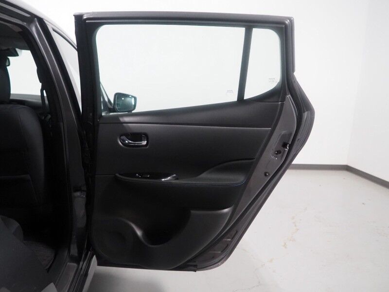 2025 Nissan LEAF SV PLUS *PROPILOT ASSIST, NAVIGATION, 360 VIEW CAMERAS, SAFETY ALERTS, ADAPTIVE CRUISE, HEATED SEATS/STEERING WHEEL, QUICK CHARGE, BLACK ALLOY WHEELS, APPLE CARPLAY Round Rock TX