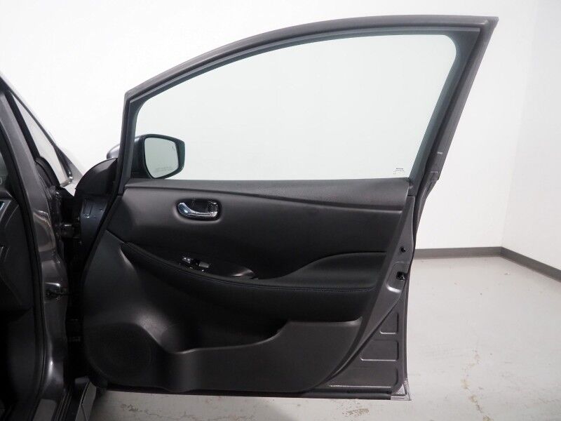 2025 Nissan LEAF SV PLUS *PROPILOT ASSIST, NAVIGATION, 360 VIEW CAMERAS, SAFETY ALERTS, ADAPTIVE CRUISE, HEATED SEATS/STEERING WHEEL, QUICK CHARGE, BLACK ALLOY WHEELS, APPLE CARPLAY Round Rock TX