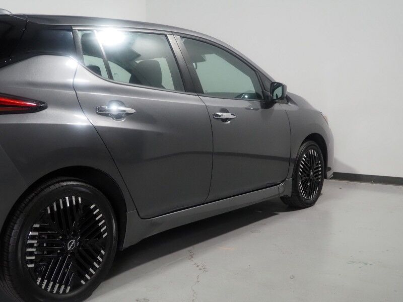 2025 Nissan LEAF SV PLUS *PROPILOT ASSIST, NAVIGATION, 360 VIEW CAMERAS, SAFETY ALERTS, ADAPTIVE CRUISE, HEATED SEATS/STEERING WHEEL, QUICK CHARGE, BLACK ALLOY WHEELS, APPLE CARPLAY Round Rock TX