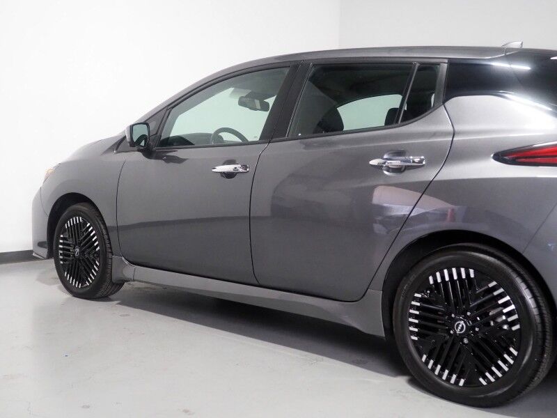 2025 Nissan LEAF SV PLUS *PROPILOT ASSIST, NAVIGATION, 360 VIEW CAMERAS, SAFETY ALERTS, ADAPTIVE CRUISE, HEATED SEATS/STEERING WHEEL, QUICK CHARGE, BLACK ALLOY WHEELS, APPLE CARPLAY Round Rock TX