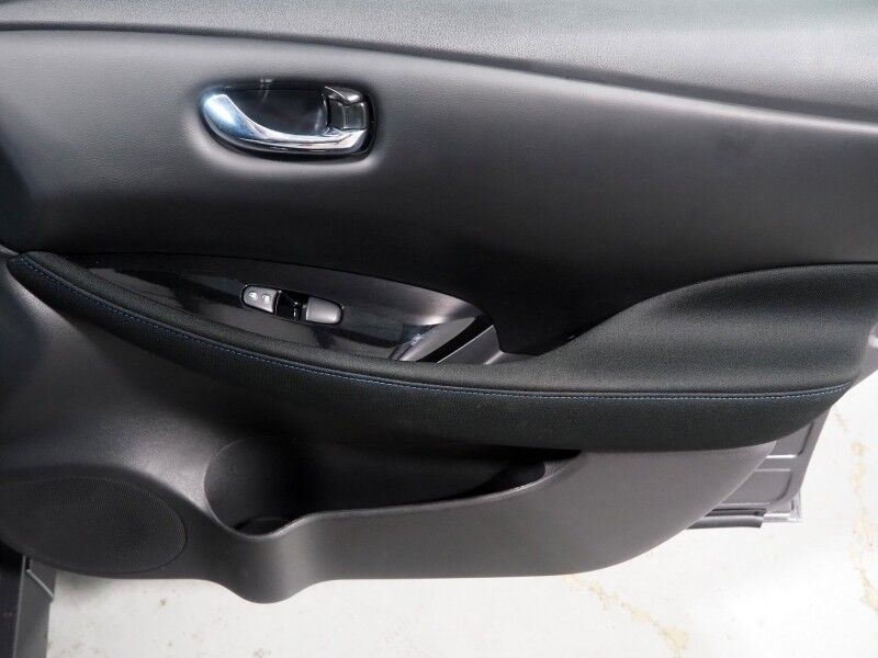 2025 Nissan LEAF SV PLUS *PROPILOT ASSIST, NAVIGATION, 360 VIEW CAMERAS, SAFETY ALERTS, ADAPTIVE CRUISE, HEATED SEATS/STEERING WHEEL, QUICK CHARGE, BLACK ALLOY WHEELS, APPLE CARPLAY Round Rock TX