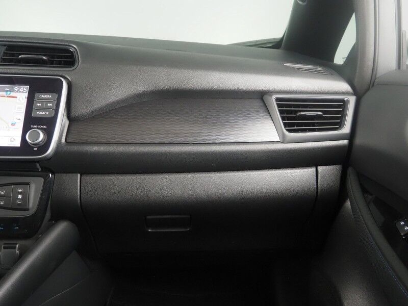 2025 Nissan LEAF SV PLUS *PROPILOT ASSIST, NAVIGATION, 360 VIEW CAMERAS, SAFETY ALERTS, ADAPTIVE CRUISE, HEATED SEATS/STEERING WHEEL, QUICK CHARGE, BLACK ALLOY WHEELS, APPLE CARPLAY Round Rock TX