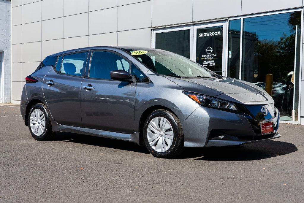 2025 Nissan Leaf S