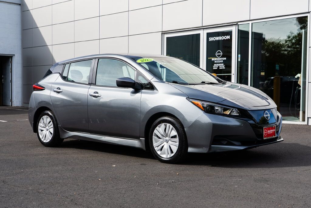2025 Nissan Leaf S