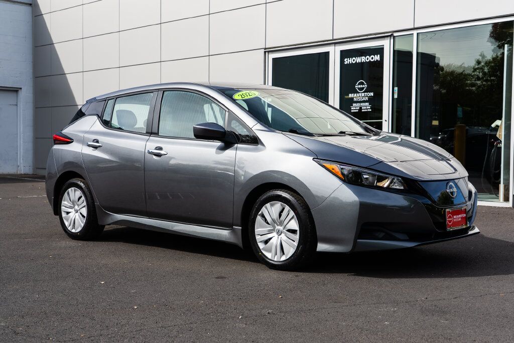 2025 Nissan Leaf S
