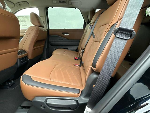 2025 Nissan Pathfinder Platinum Glendale Heights IL